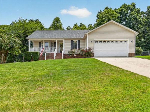 4913 Creeks Crossing Road, Asheboro, NC 27205