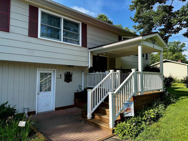 6 Green Knolls Lane, Rutland City, VT 05701