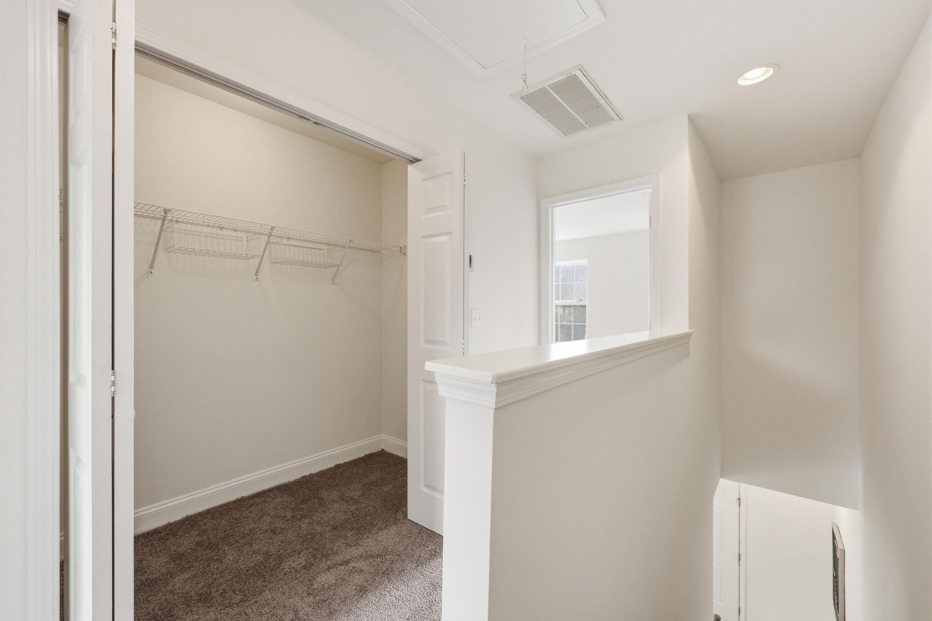 816 Hemingway Circle Photo 17
