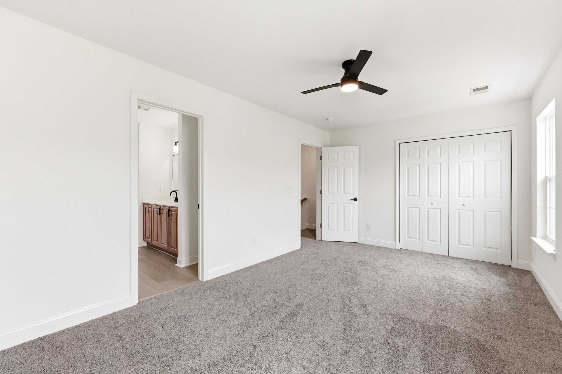 816 Hemingway Circle Photo 19