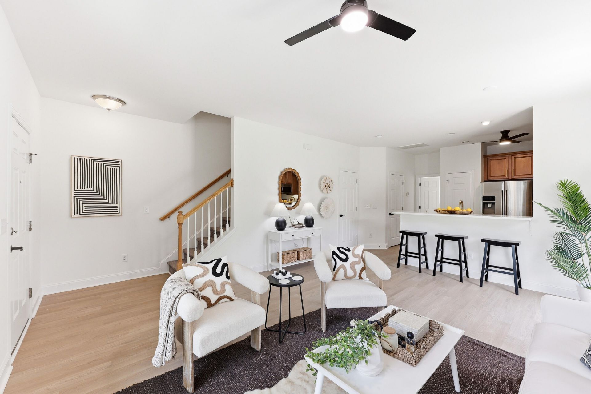 816 Hemingway Circle Photo 6
