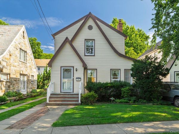 107 Cherry Street , Floral Park, NY 11001