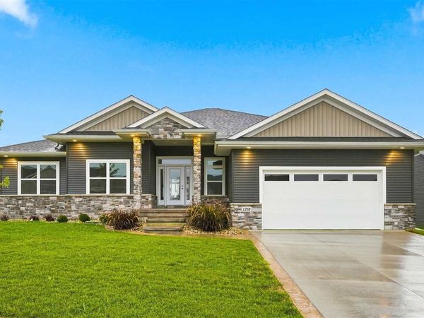 1210 Osage Ln, North Liberty, IA 52317