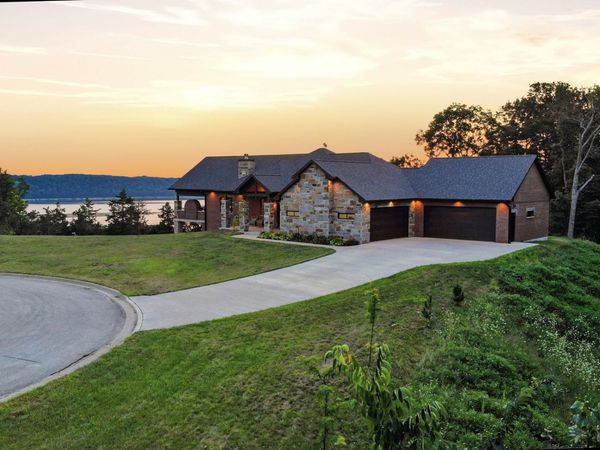 1597 Bluff Hollow Trail, Hazel Green, WI 53811