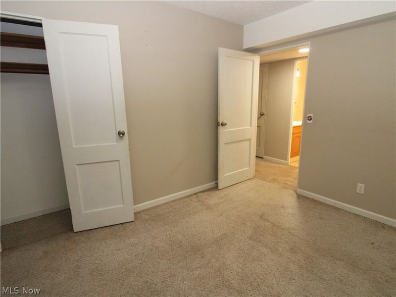 654 Poplar Street, Elyria, OH 44035 Photo 10