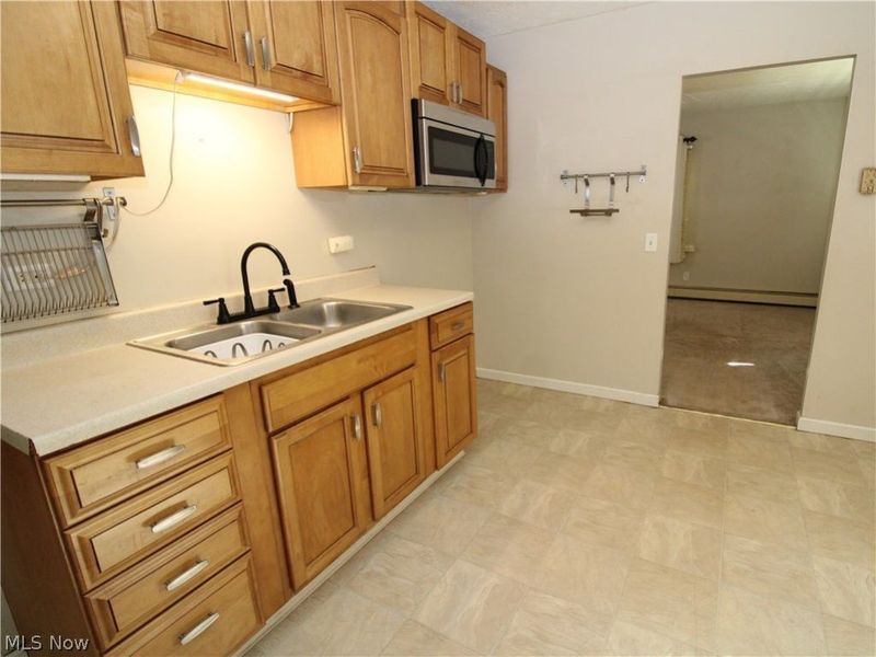 654 Poplar Street, Elyria, OH 44035 Photo 2