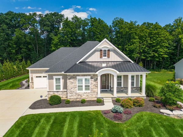 1932 Scenic Bluff Court , Delaware, OH 43015