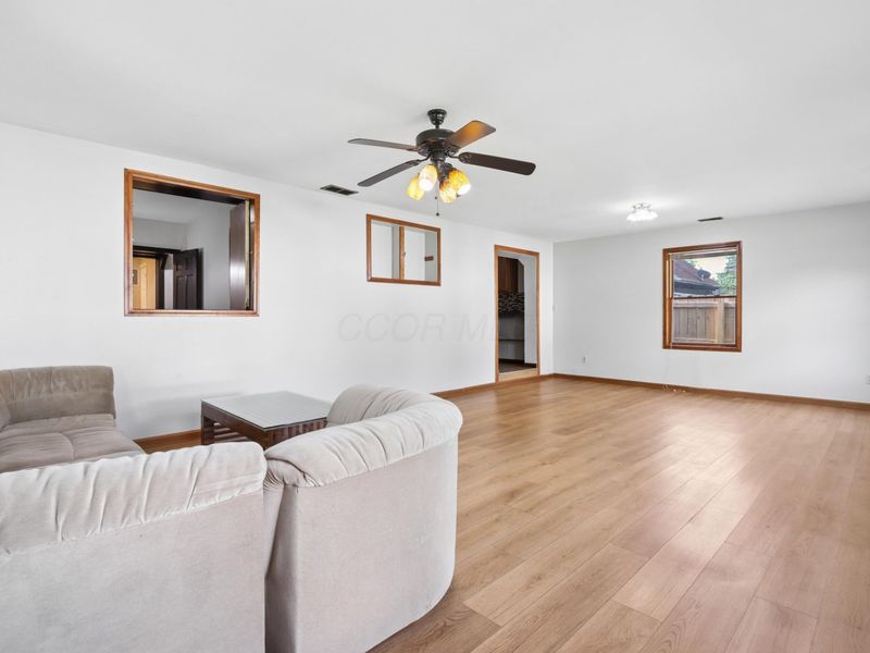 1083 Wellington Boulevard, Columbus, OH 43219 Photo 14