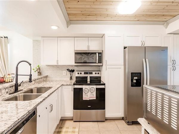 321 Cape Coral PKWY W, Unit 109, CAPE CORAL, FL 33914