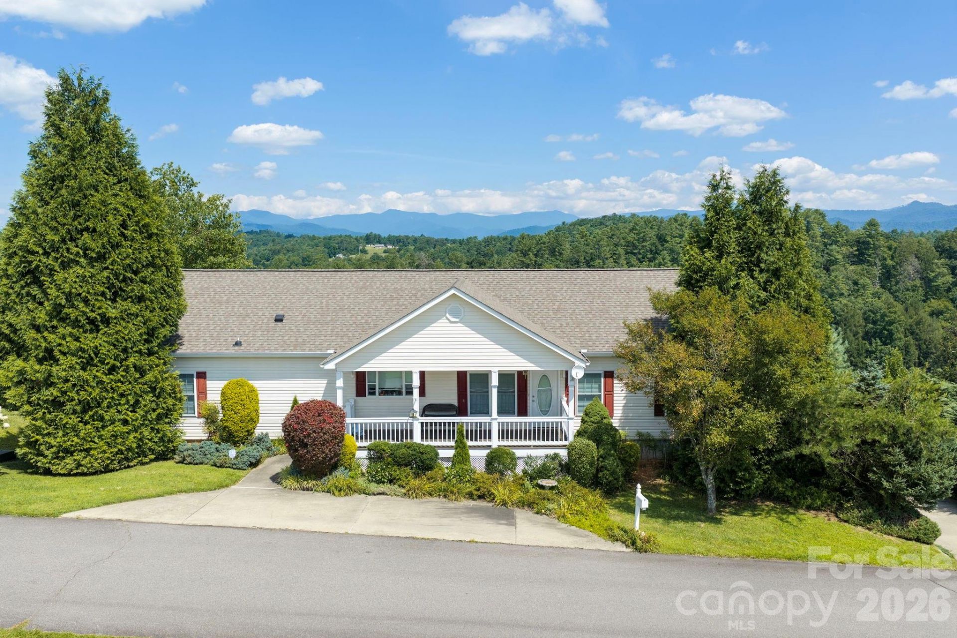 92 Bend View Drive, Marshall, NC 28753 Main Photo