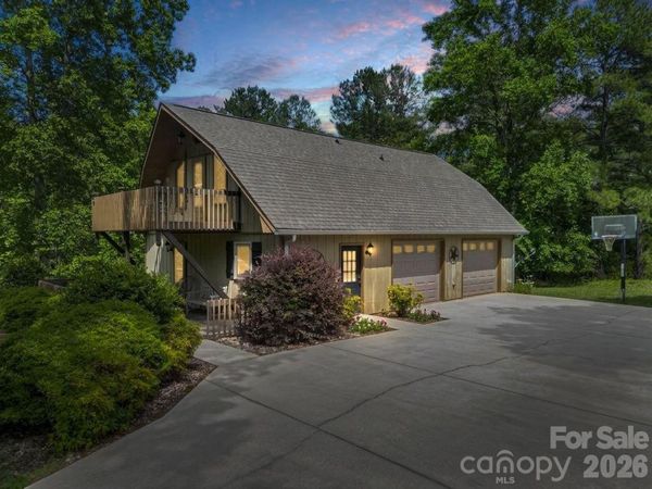 90 Mcentire Road , Tryon, NC 28782