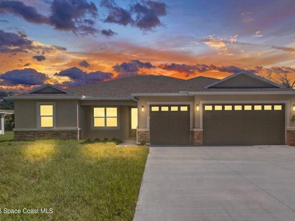 2171 Fallon Boulevard NE , Palm Bay, FL 32907