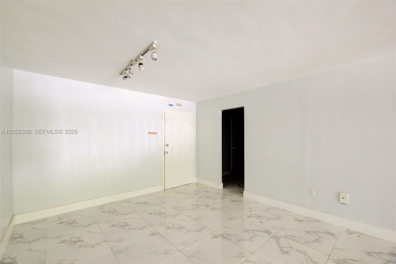 1800 Sans Souci Blvd, Unit 336, North Miami, FL 33181 Photo