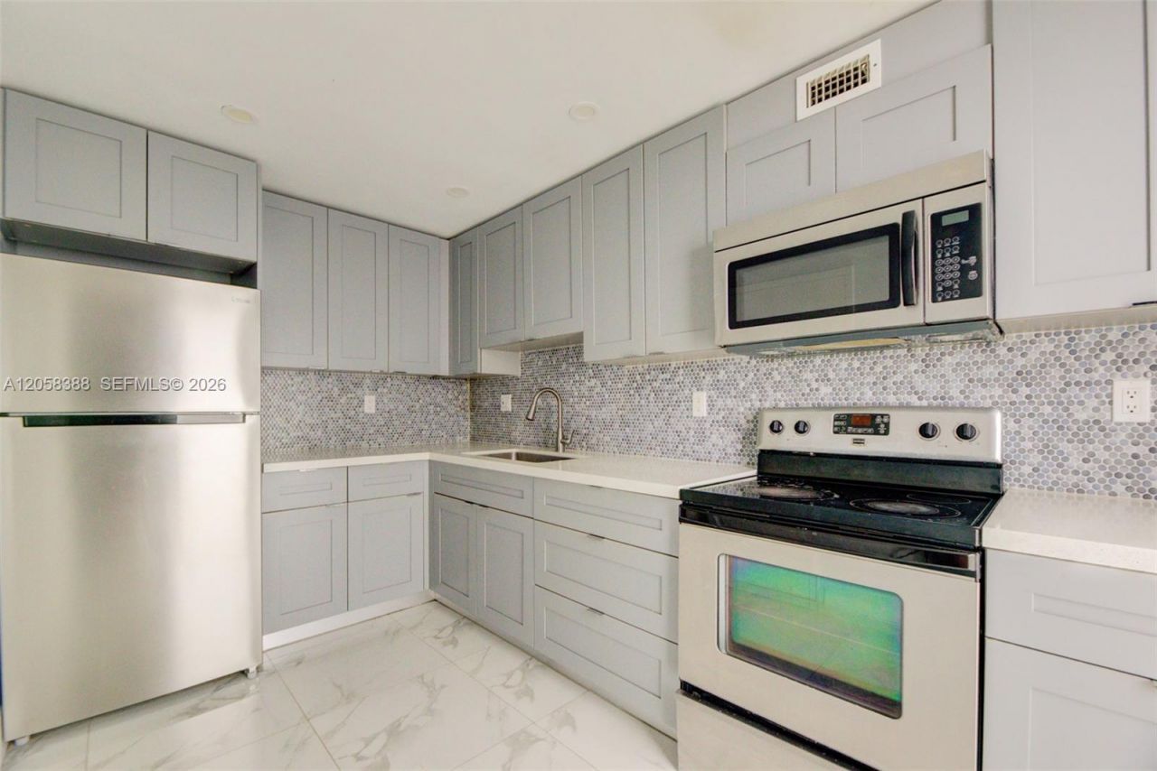 1800 Sans Souci Blvd, Unit 336, North Miami, FL 33181 Photo