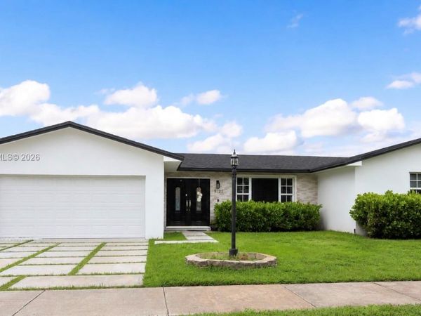 8121 SW 204th St, Cutler Bay, FL 33189