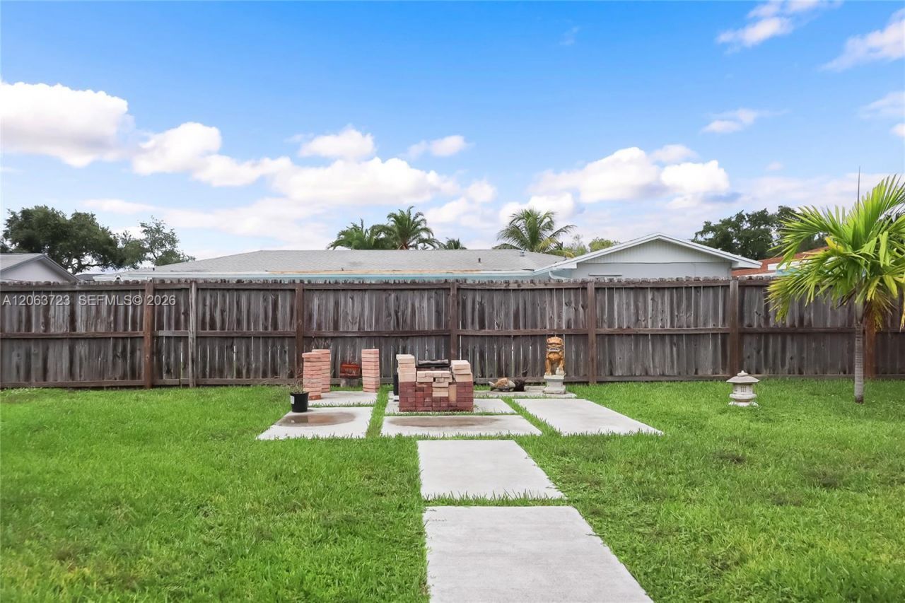 8121 SW 204th St, Cutler Bay, FL 33189 Photo