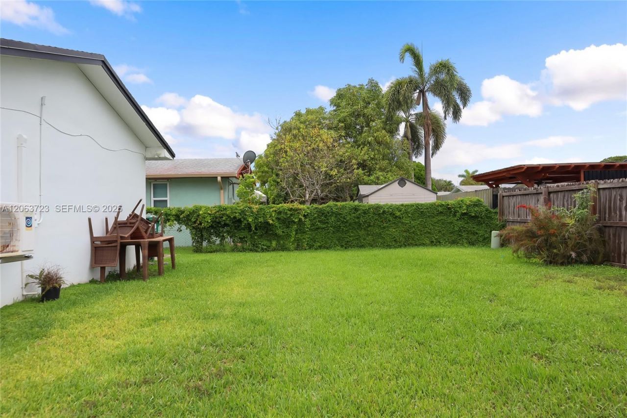 8121 SW 204th St, Cutler Bay, FL 33189 Photo