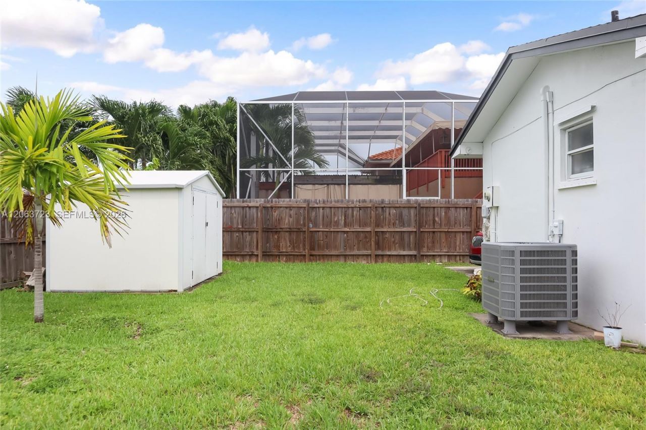 8121 SW 204th St, Cutler Bay, FL 33189 Photo
