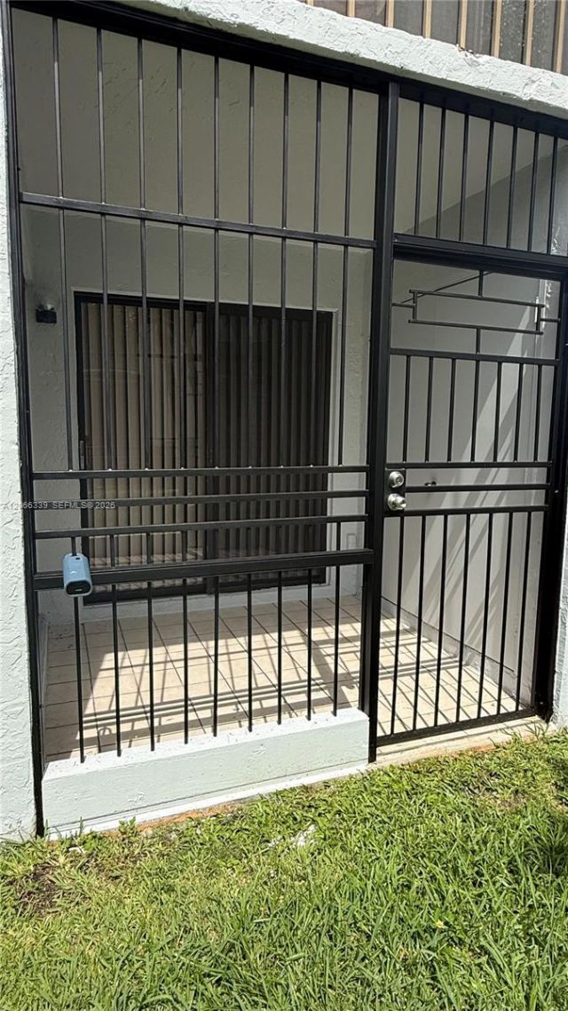 2750 W 63rd Pl , Unit 12-24, Hialeah, FL 33016 Photo