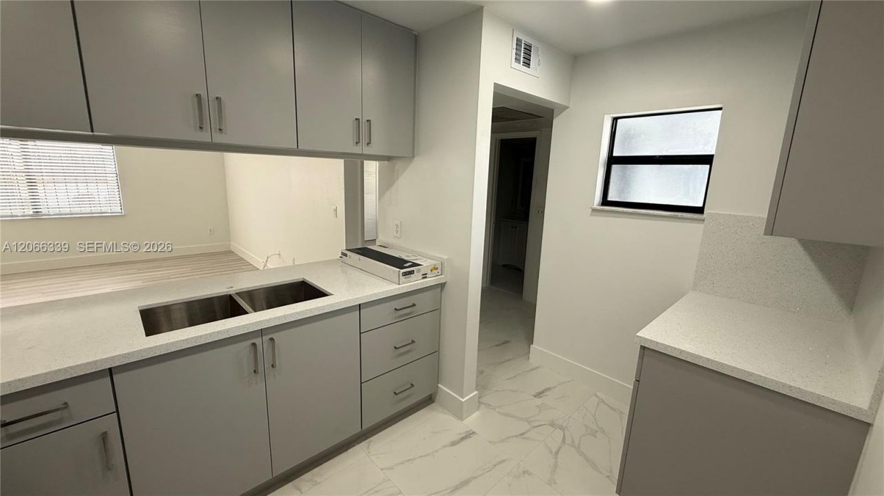 2750 W 63rd Pl , Unit 12-24, Hialeah, FL 33016 Photo