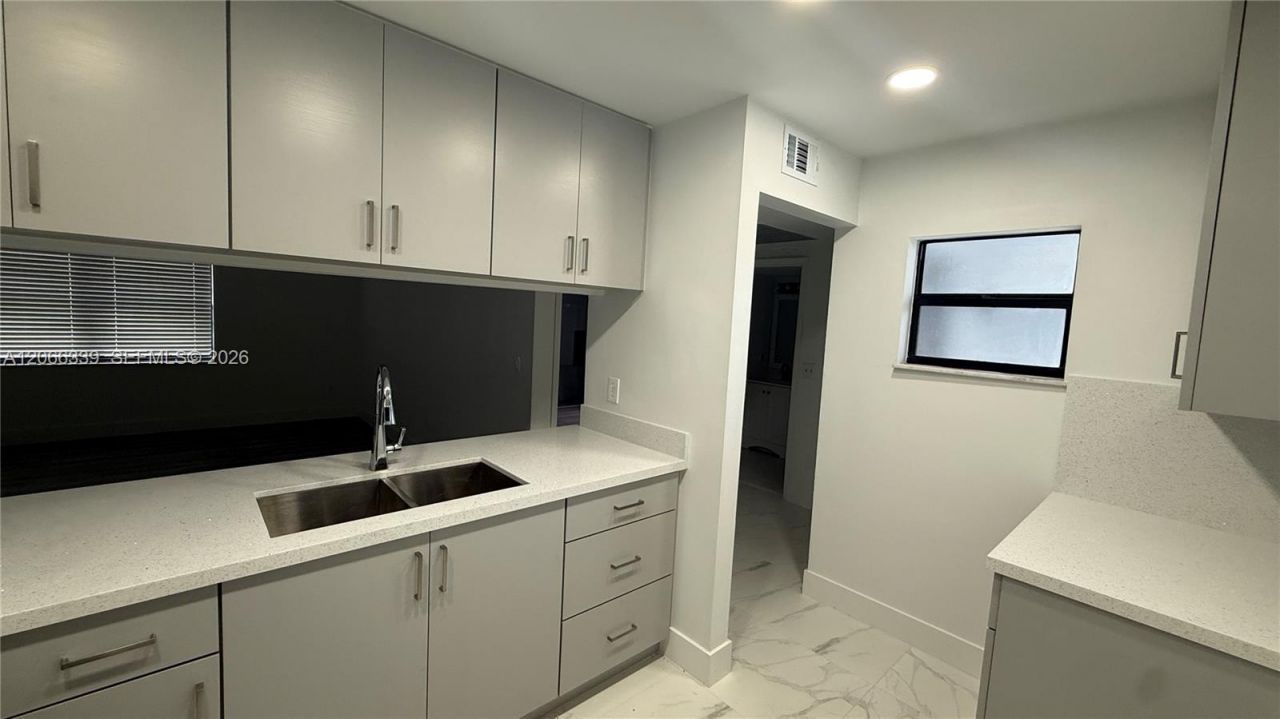 2750 W 63rd Pl, Unit 12-24, Hialeah, FL 33016 Photo