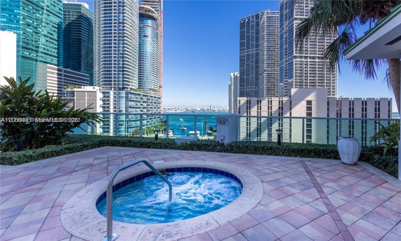 41 SE 5th St, Unit 414, Miami, FL 33131 Photo