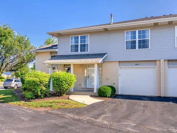17025 E Circle Drive , Tinley Park, IL 60477