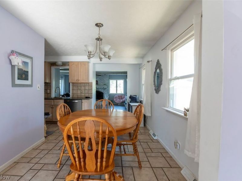 1673 Mayfair Boulevard, Mayfield Heights, OH 44124 Photo 5