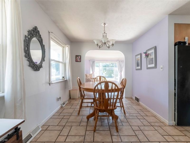 1673 Mayfair Boulevard, Mayfield Heights, OH 44124 Photo 6