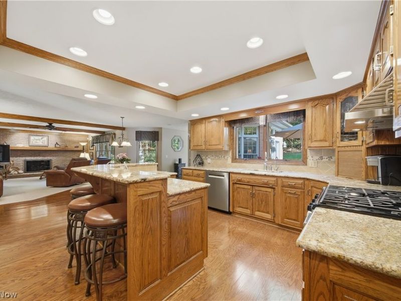 7855 Hearthstone Avenue NW, North Canton, OH 44720 Photo 12