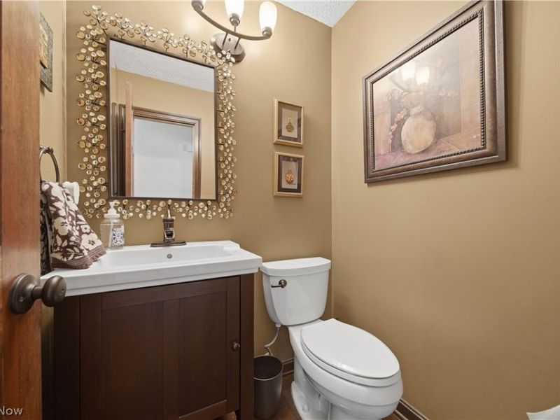 7855 Hearthstone Avenue NW, North Canton, OH 44720 Photo 17