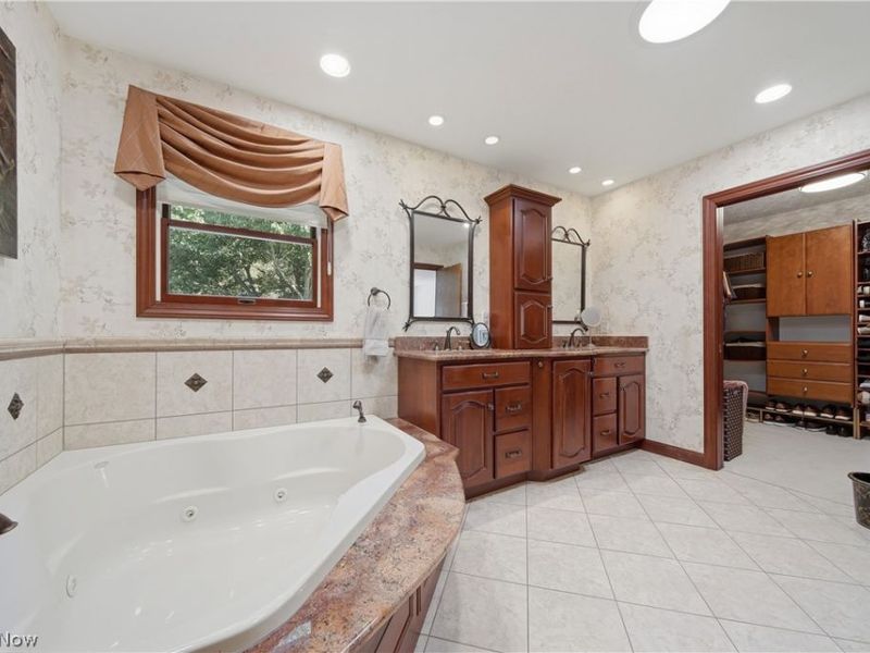 7855 Hearthstone Avenue NW, North Canton, OH 44720 Photo 23