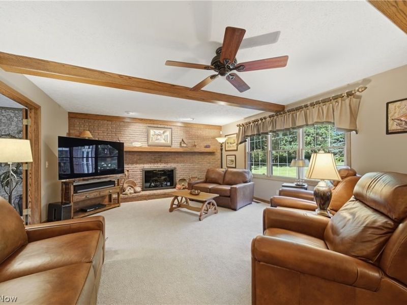 7855 Hearthstone Avenue NW, North Canton, OH 44720 Photo 3