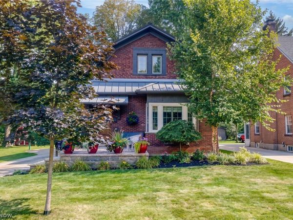 168 Castle Boulevard , Akron, OH 44313