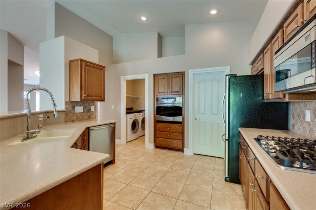 82 Rattlesnake Grass Court, Henderson, NV 89002 Main Photo