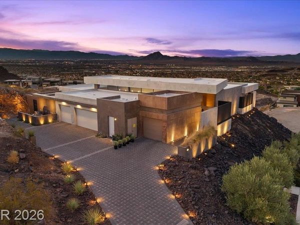641 Dragon Peak Drive, Henderson, NV 89012