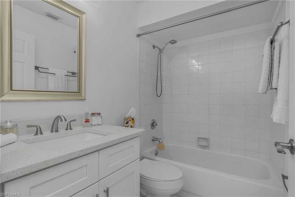 133 Wading Bird Cir, Unit 202, Naples, FL 34110 Photo