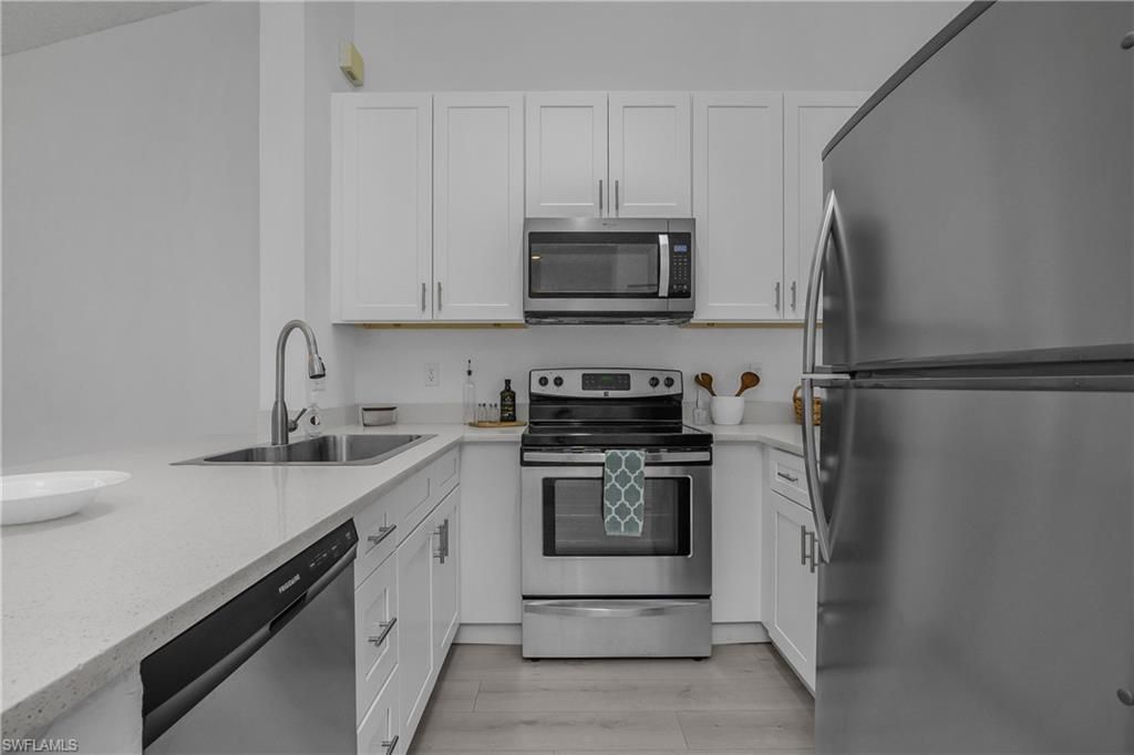 133 Wading Bird Cir, Unit 202, Naples, FL 34110 Photo