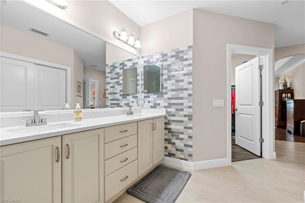 2137 Frangipani Cir, Unit 102, Naples, FL 34120 Photo