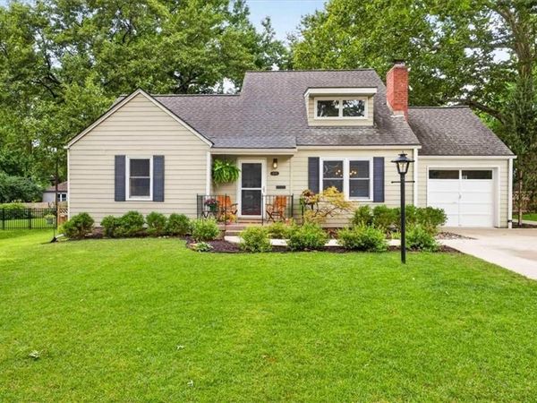 6710 Granada Lane, Prairie Village, KS 66208