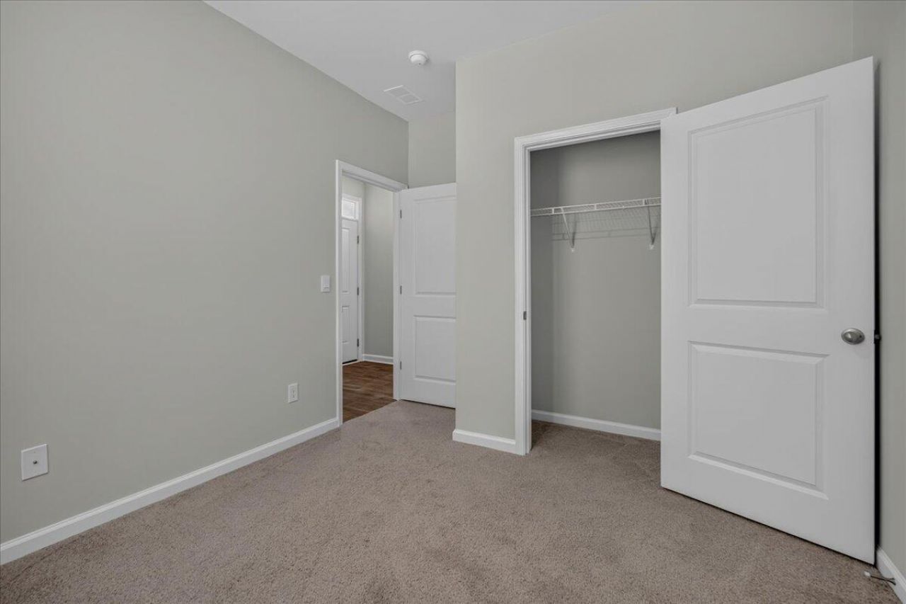 150 Cloverleaf Street Photo 14