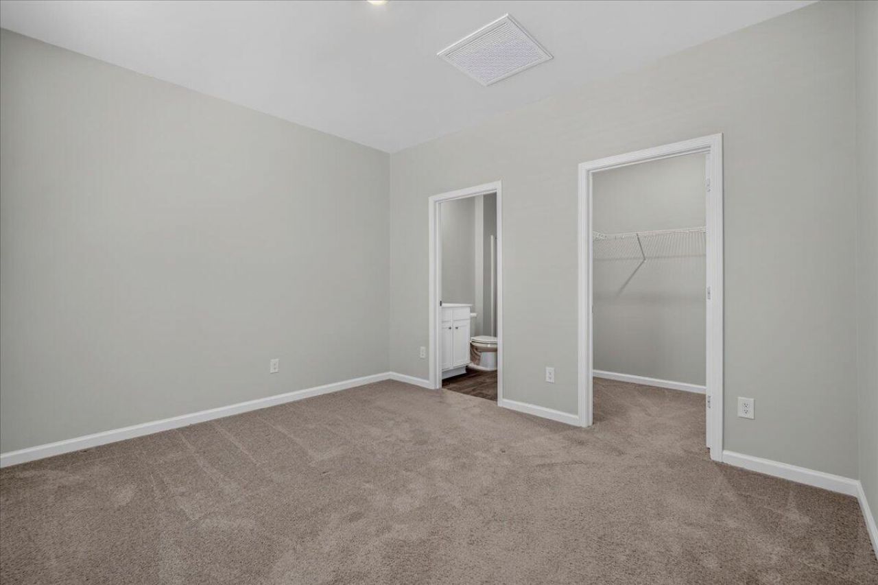 150 Cloverleaf Street Photo 22