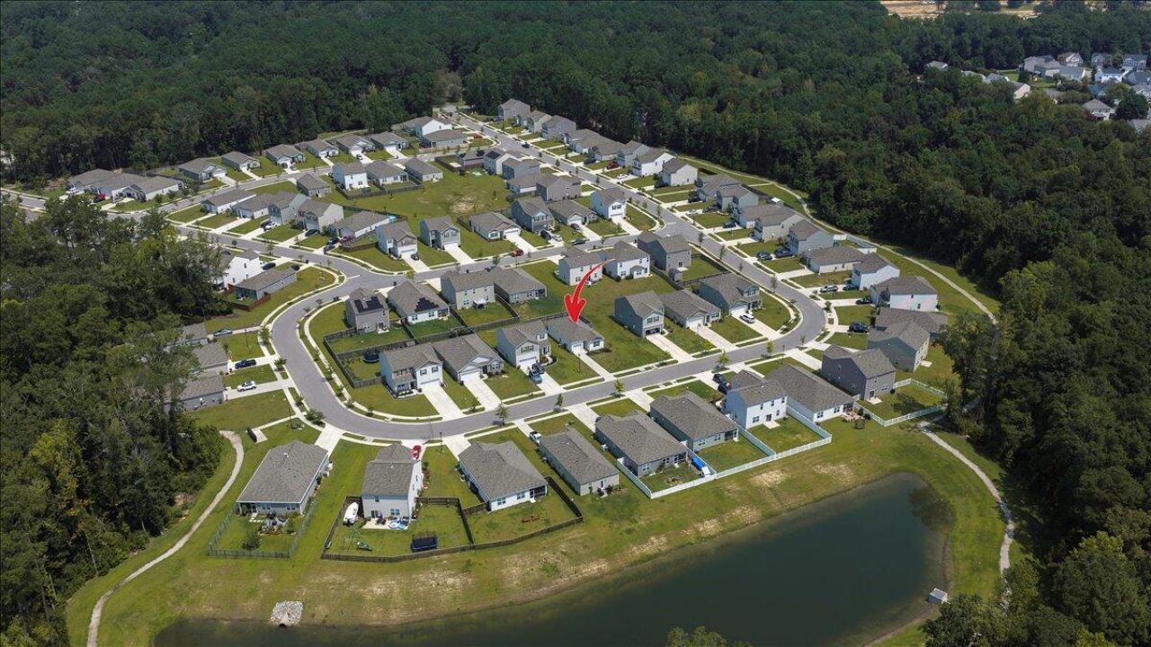 150 Cloverleaf Street Photo 36