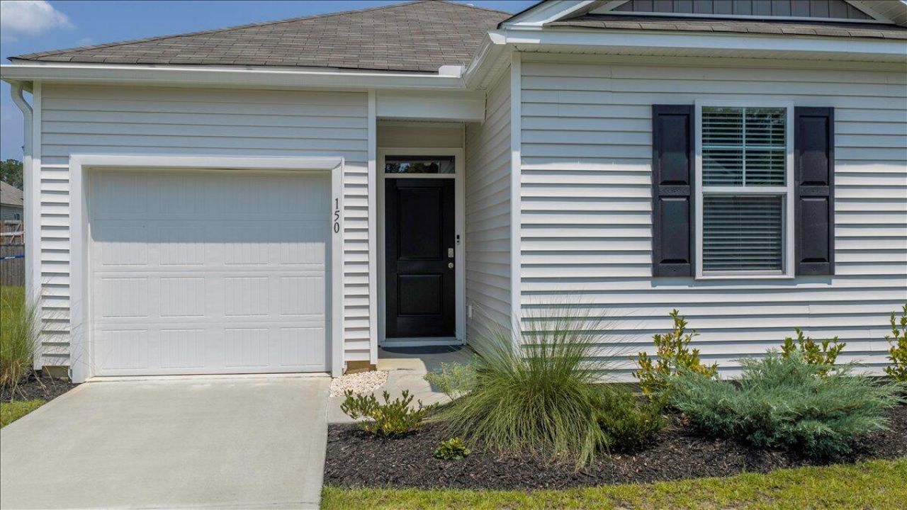 150 Cloverleaf Street Photo 43