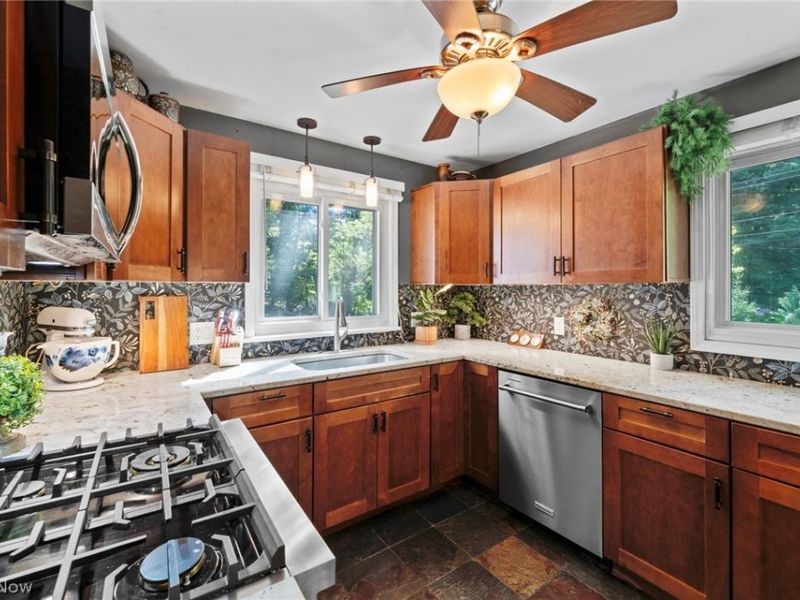 14474 Mill Hollow Lane, Strongsville, OH 44136 Photo 10