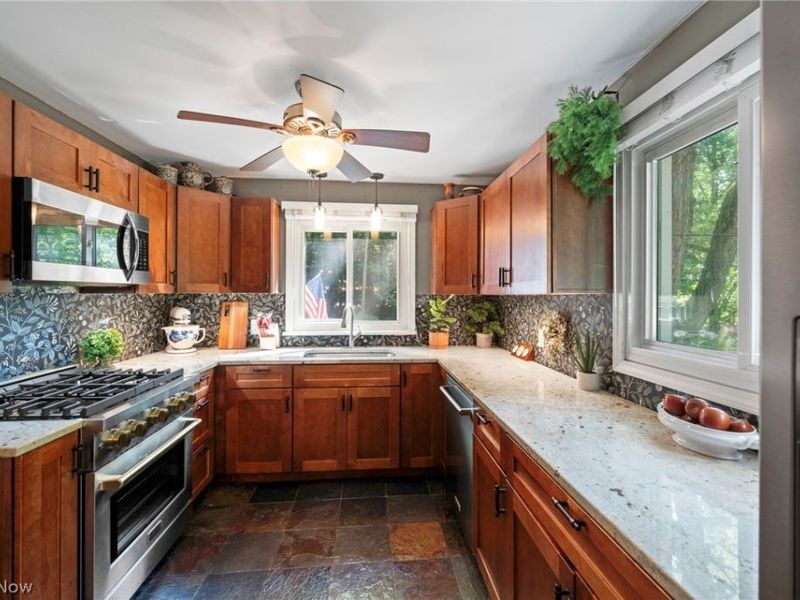 14474 Mill Hollow Lane, Strongsville, OH 44136 Photo 9