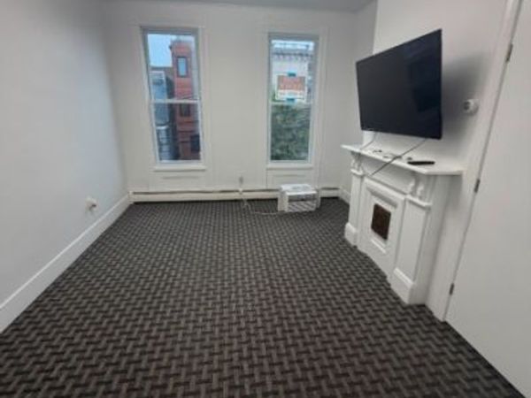 90 Hancock Ave, Jersey, NJ 07307
