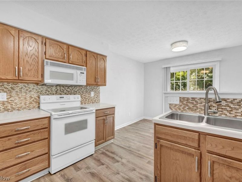 23233 Grist Mill Court, Unit 25A, Olmsted Falls, OH 44138 Photo 16