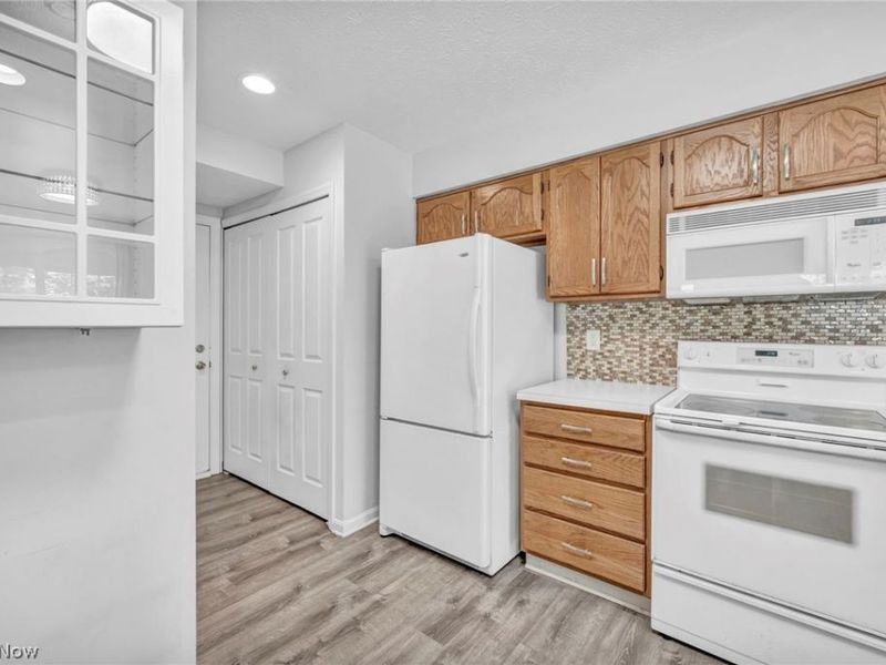 23233 Grist Mill Court, Unit 25A, Olmsted Falls, OH 44138 Photo 17
