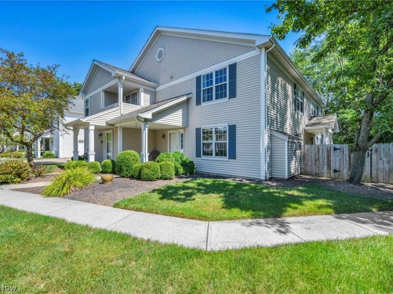 23233 Grist Mill Court, Unit 25A, Olmsted Falls, OH 44138 Photo 4